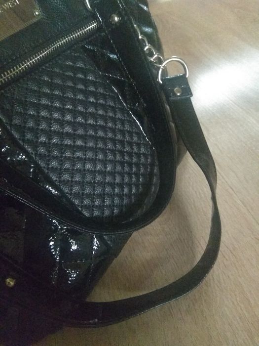 Nine West Skórzana torebka na ramię