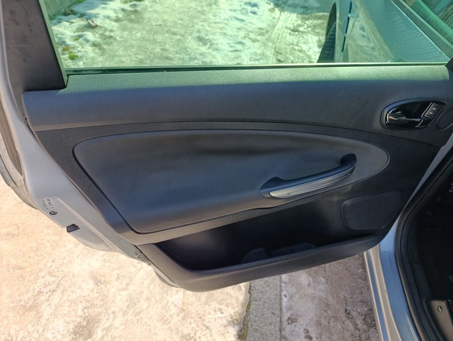 Авто для Військових. Мінівен 7 місний.