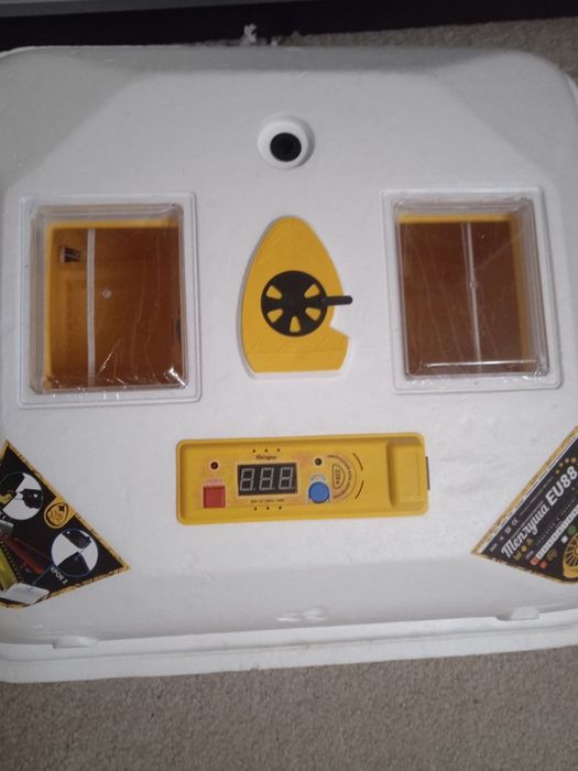 Автоматичний  Інкубатор теплуша 88 євро