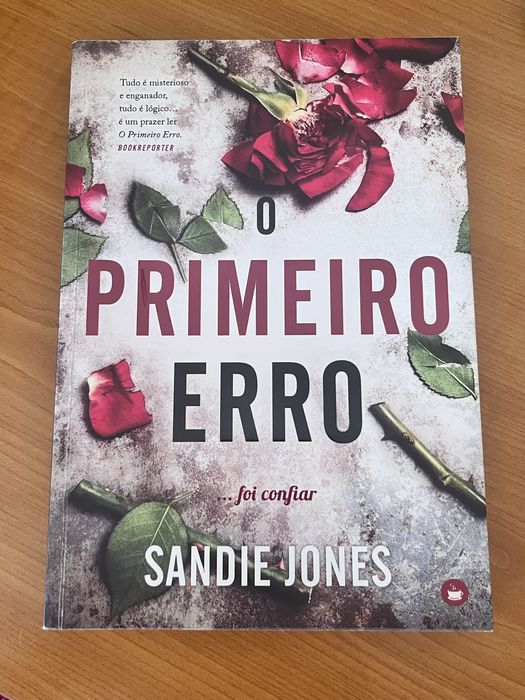 Livro “O primeiro Erro” de Sandie Jones