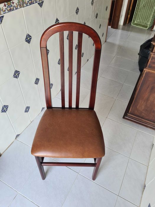 Sala completa - Móvel, mesa e 4cadeiras