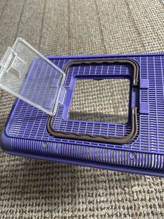 Plastikowy ponemnik do przenoszenia gada/gryzonia