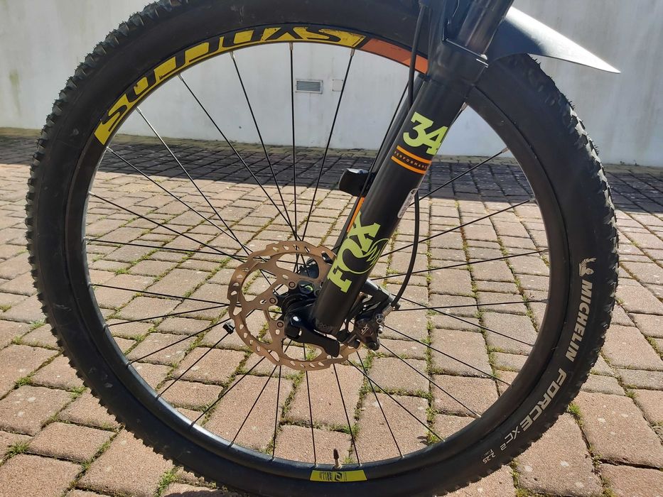 Bicicleta BTT Carbono