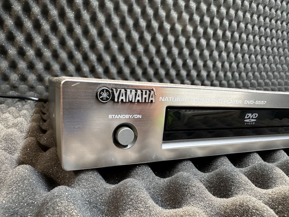 Odtwarzacz DVD Yamaha DVD-S557
