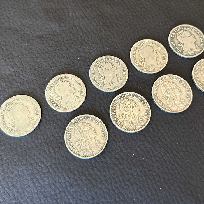 Lote 12 Moedas - 1 Escudos (1928 a 1968)