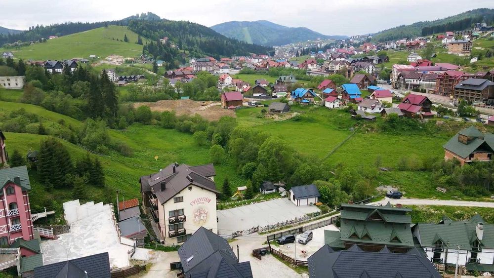 Готельний комплекс в Поляниці