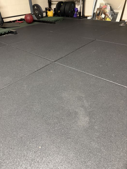 Piso Borracha Gym (AlphaTiles) 100x100x2cm – 16 Placas