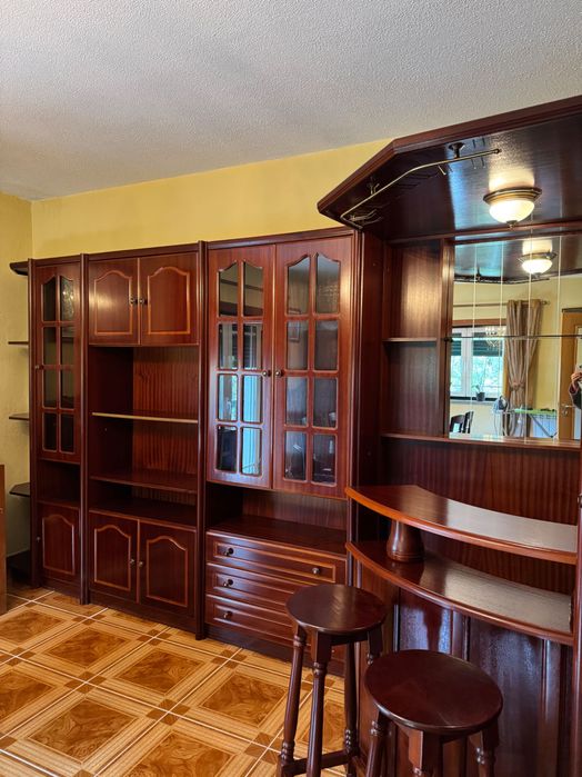 Mobília de sala de jantar completa