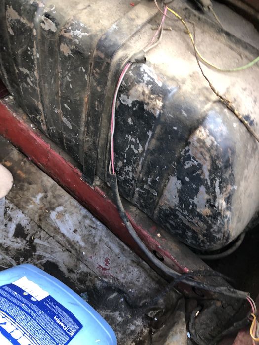 Продам бак ваз 2101 цілий не тиче