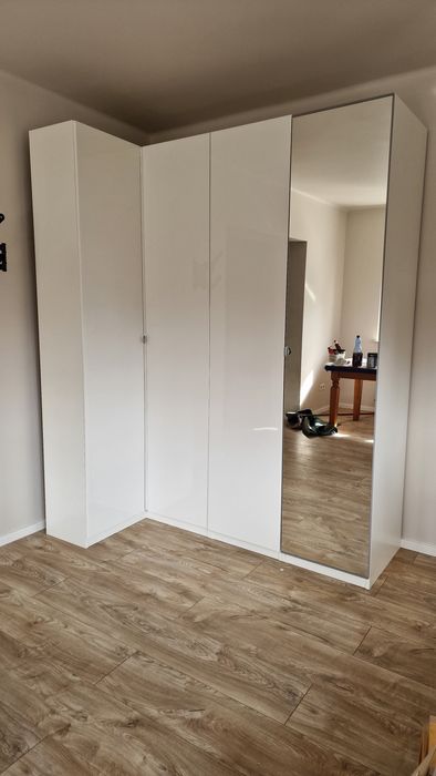 Duża szafa narożna IKEA PAX z lustrem