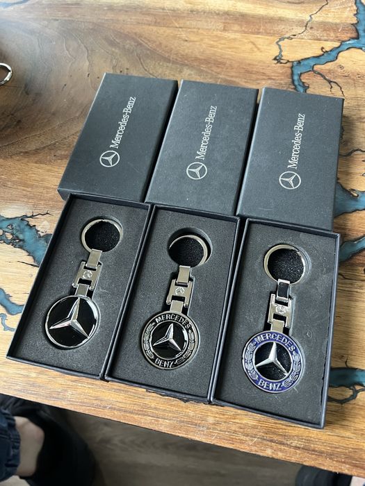 Металічний брелок Mercedes-Benz для ключів
