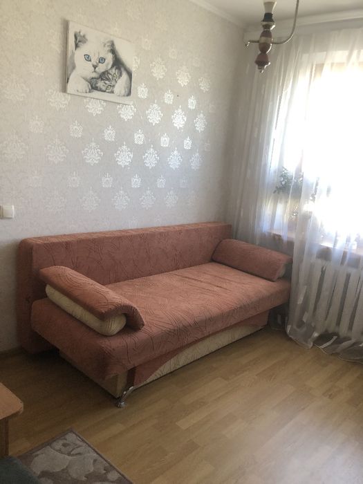 Окрема кімната будинок офіцерів без власників