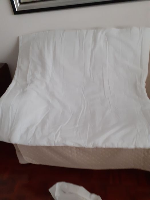 Edredom NOVO para cama de bebé/criança.