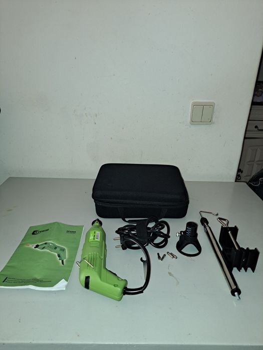 Uma Perfuradora - Lixadora Precisão 130w para furar,fresar, limpar,lix