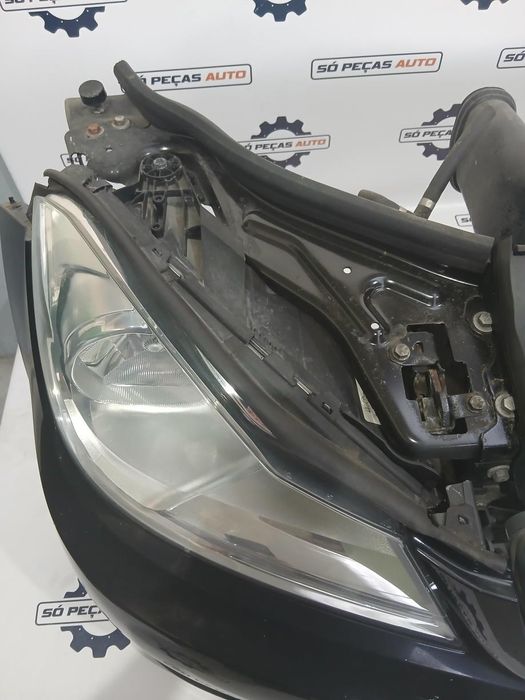 FAROL DIREITO PRETO MERCEDES C200 2.1CDI W204 ANO: 2012
