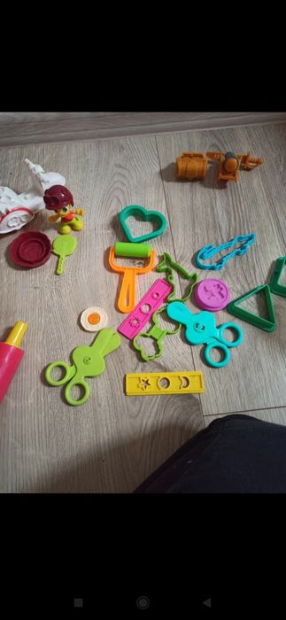 Zestaw Play-Doh plus pudełko