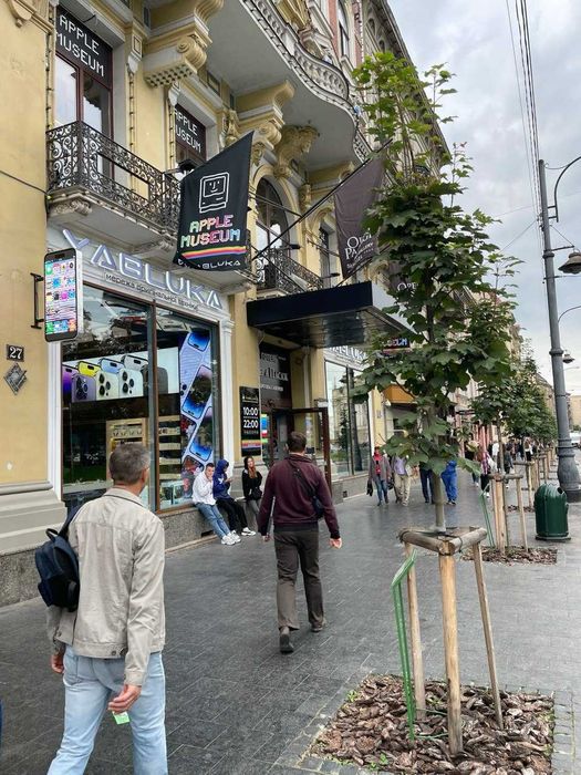 м. Львів, пр. Свободи, 27. ТЦ - готель ''Опера пасаж''