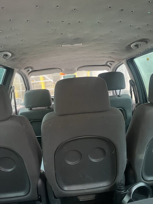 Carinha de 7 lugares