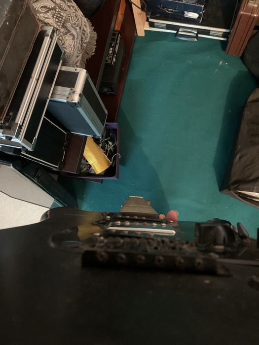 Frankenstrat troco por instrumento ou hardware