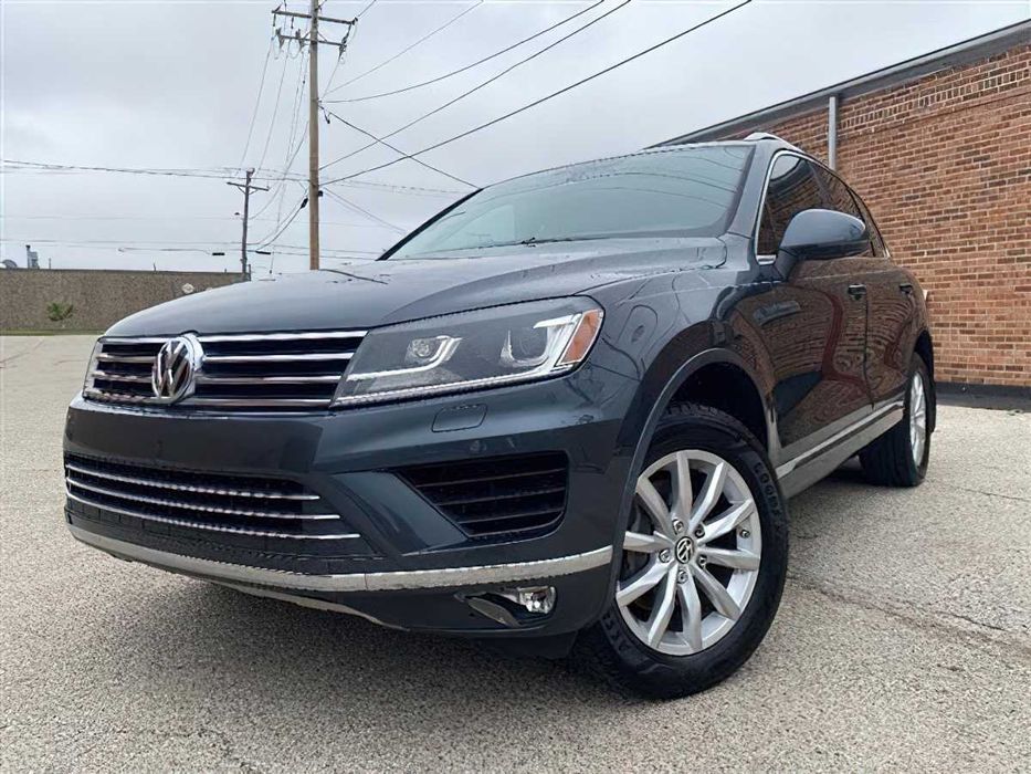 Volkswagen Touareg      2015