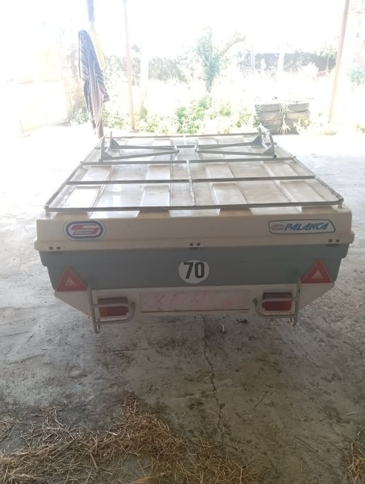 Aventura Pronta! Atrelado Tenda com Dormitório Completo