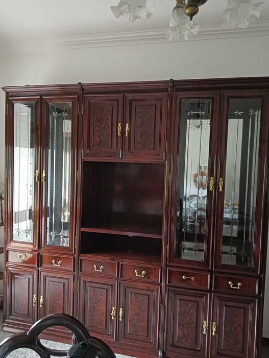 Sala de jantar - móvel aparador + mesa de jantar + 6 cadeiras