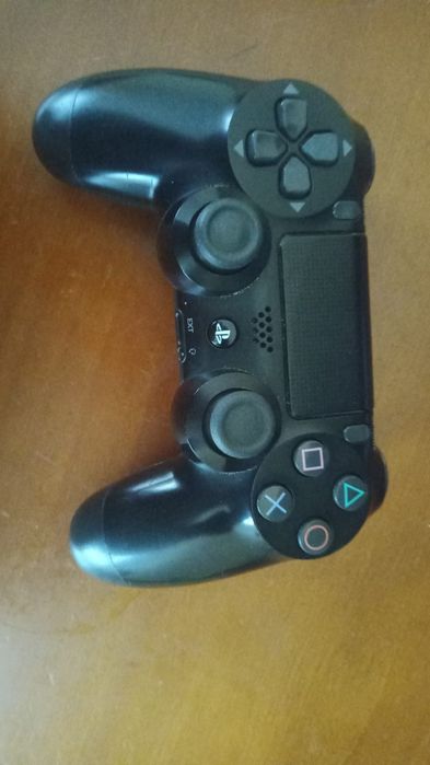 Ps4 com 7 jogos e com dualsense