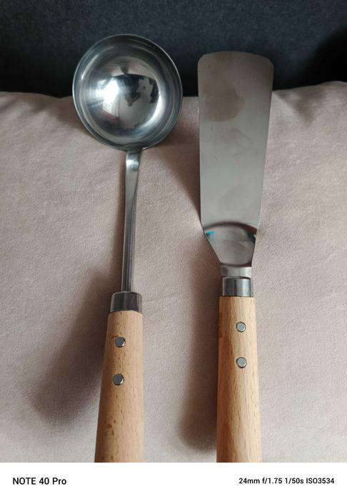 Chochla z łopatką ze stali nierdzewnej.