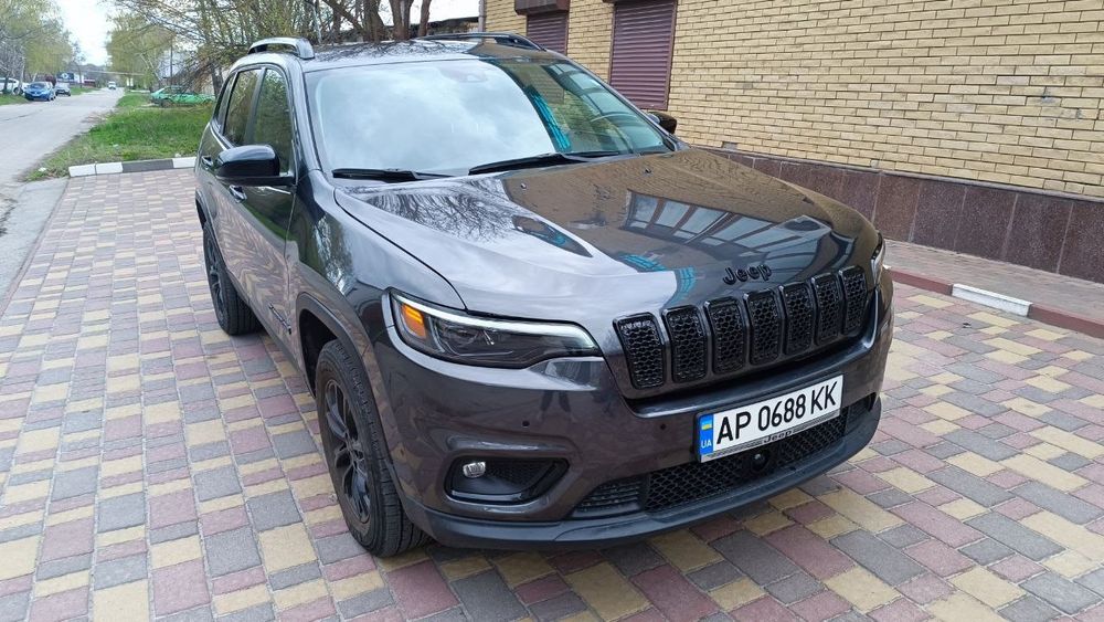 JEEP CHEROKEE 2022 продам власне авто 35000 км без пробігу по Україні.