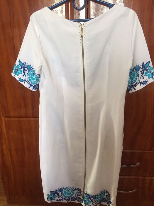 Плаття вишите