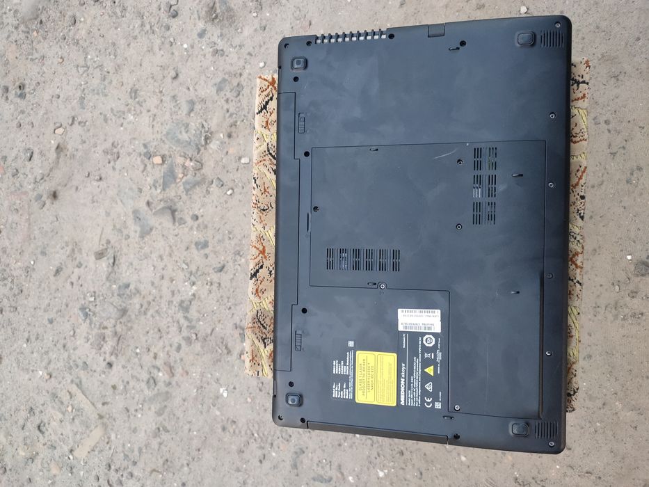 Ноутбук Medion akoya e6436