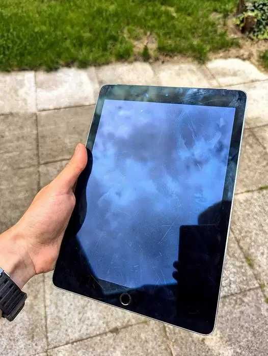 Apple iPad Air 2 128 GB, Space Gray (A1567). для навчання хороший стан