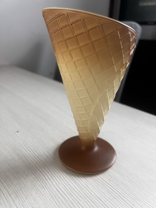 Sprzedam zestaw 6 pucharków do lodów WAFELEK GELATO Bormioli Rocco