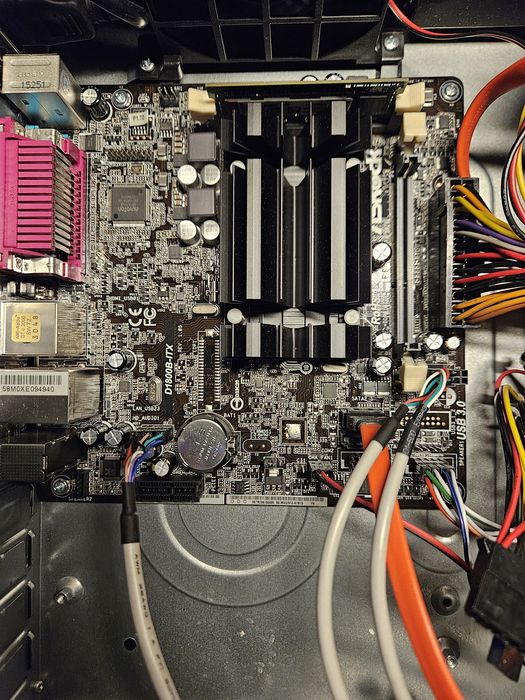 Computador ASRock.celeron j1800. 4gb DDR3 .500gb hdd