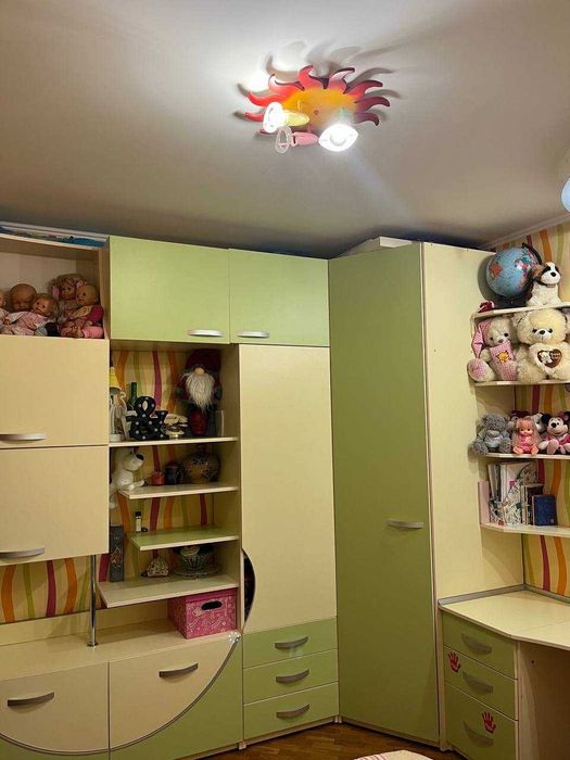 Дитячі меблі в хорошому стані