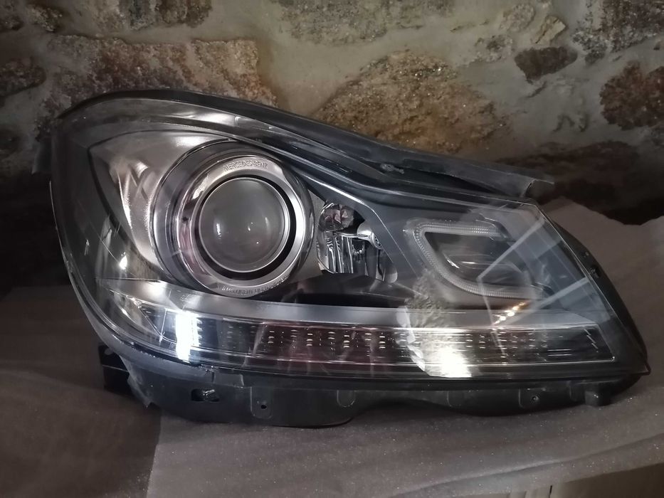 Farol Mercedes classe C w204 ótica óptica xénon original ILS
