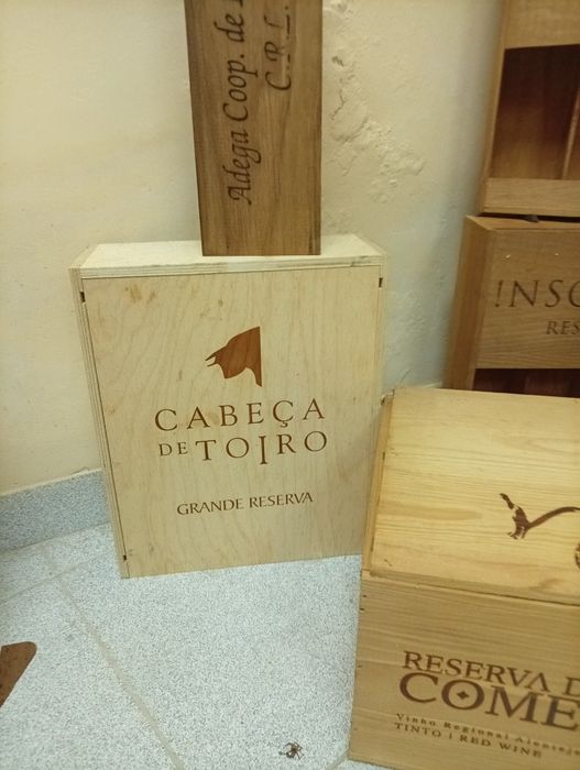 Caixas de vinho madeira