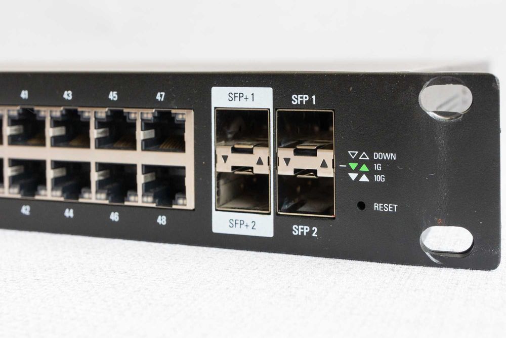 Ubiquiti EdgeSwitch 48 750W ES-48-750W керований PoE комутатор 48x1G 2xSFP 2xSFP+ БВ