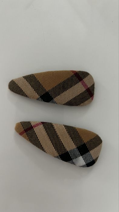 Заколка для волосся клік-клак в стилі BURBERRY