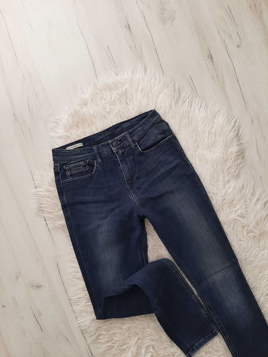 Calvin Klein piękne jeansy ciemny denim XS 34