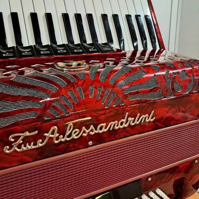 Acordeão Italiano Fratelli Alessandrini 41 Teclas/120 Baixos (NOVO)