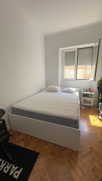Cama (com estrado) + colchao