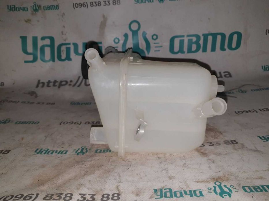 Расширительный бачок охлаждения toyota prius 30  1648028080 16480-28080