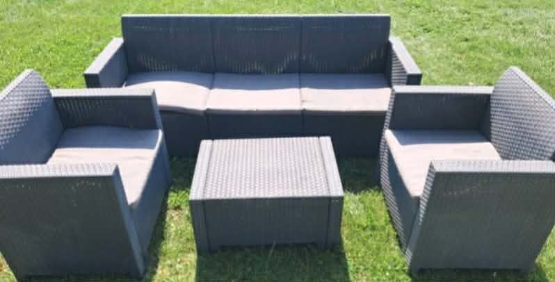 Zestaw mebli ogrodowych – sofa + 2 fotele + stolik