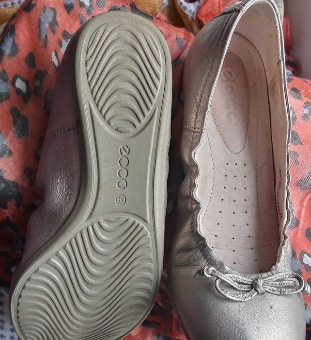 Złote baleriny ECCO
