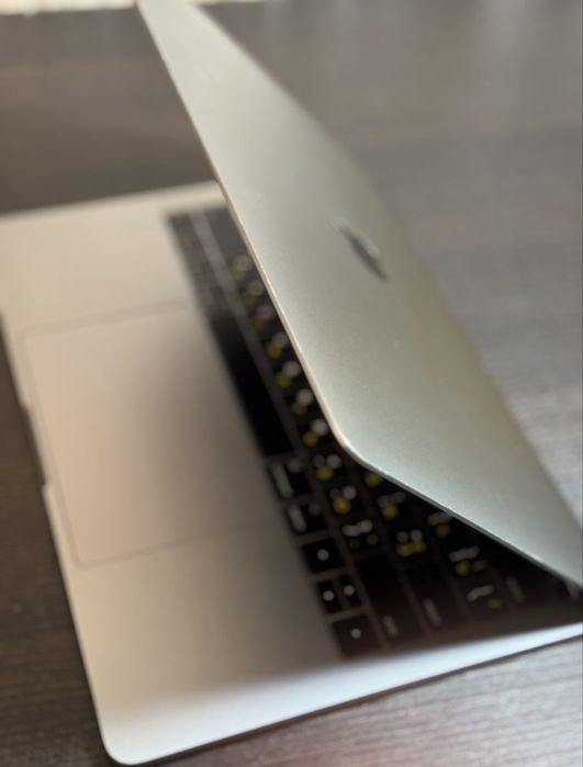 ТЕРМІНОВО MacBook Pro 13 2017 i5 8GB SSD