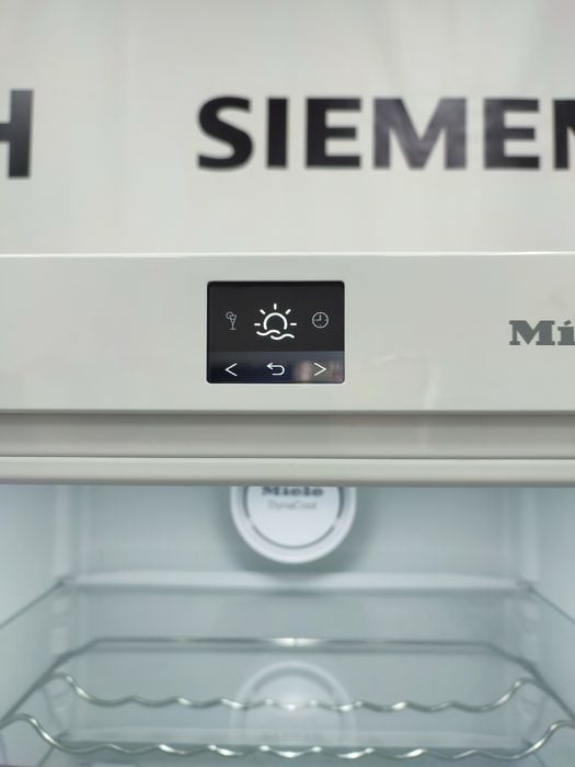 Високий двокамерний з холодильник Miele KFN 29032 D ws A+++