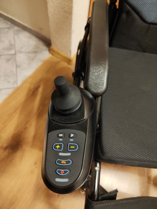 Wózek inwalidzki elektryczny