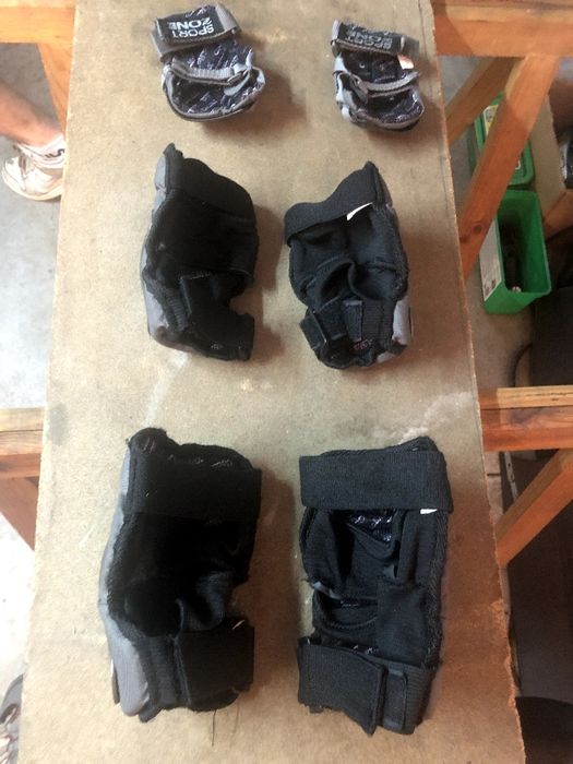 Conjunto de proteções para criança - skate/patins