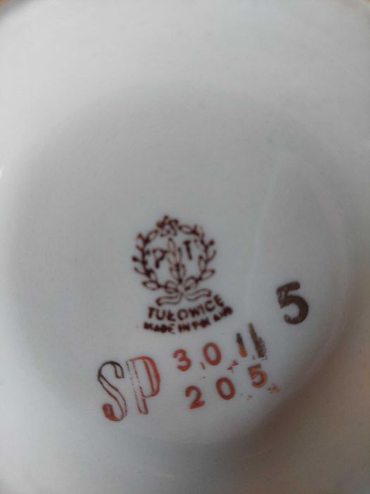 Porcelana z różnych zakładów z czasów PRL